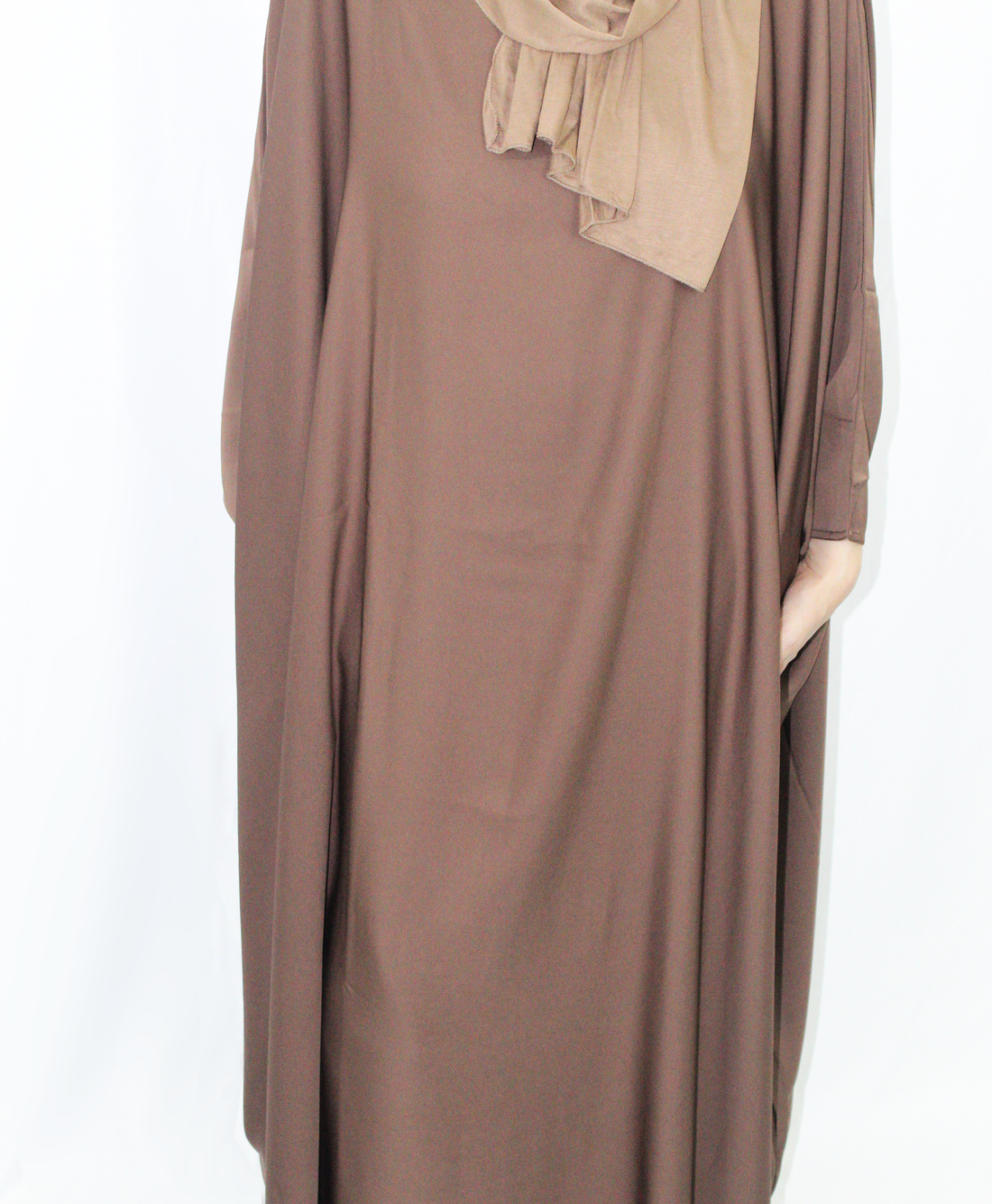 Brown bisht abaya