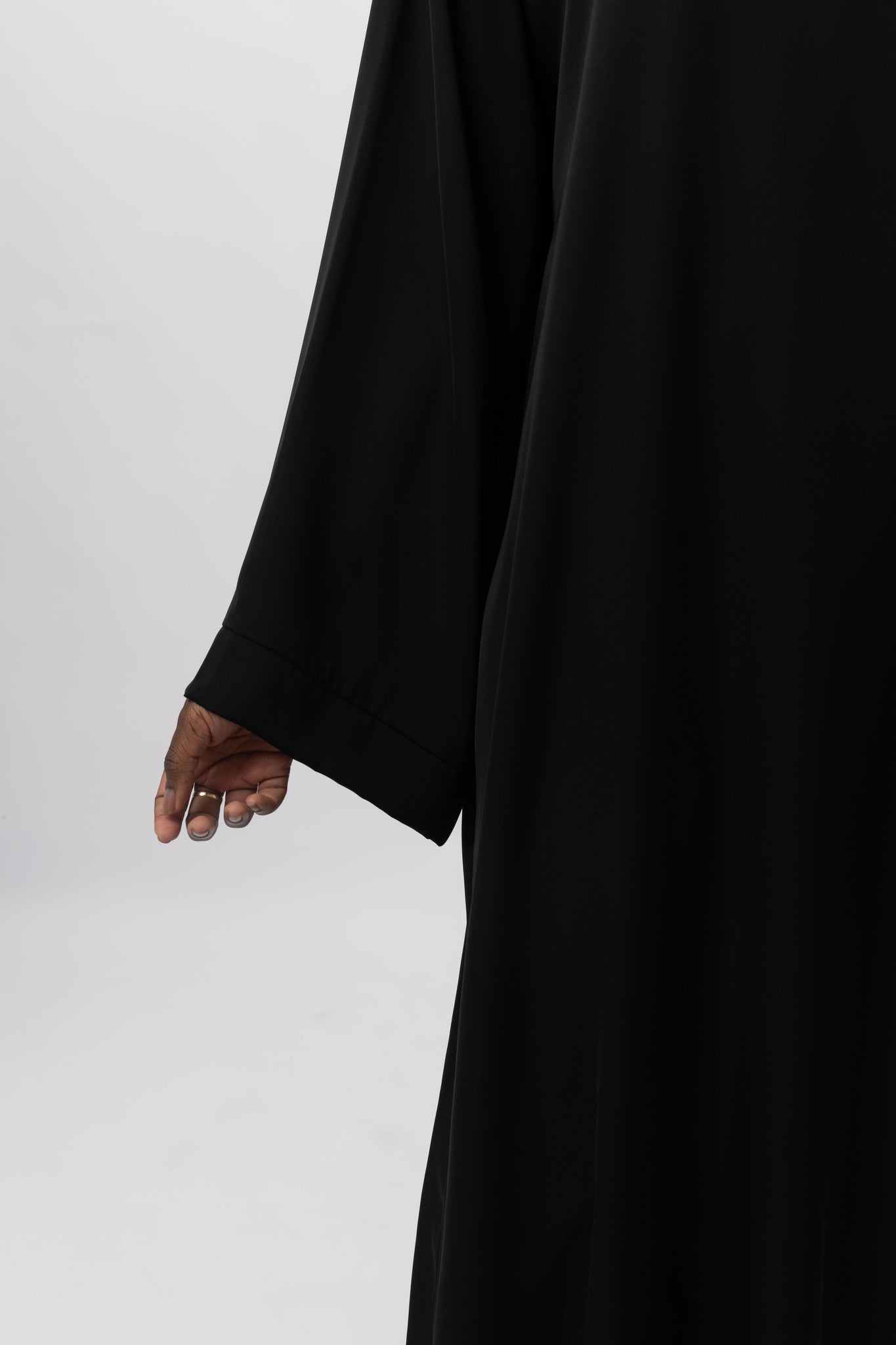 Black closed abaya (wide sleeved)